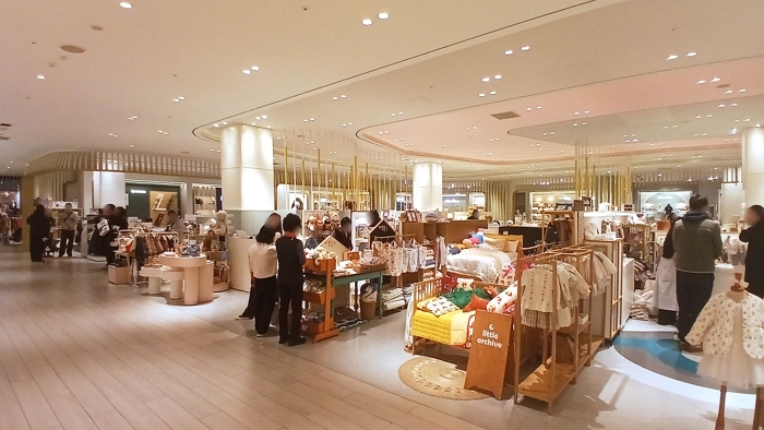 신세계百, 강남점 유아동 매장 전경 (2).jpg