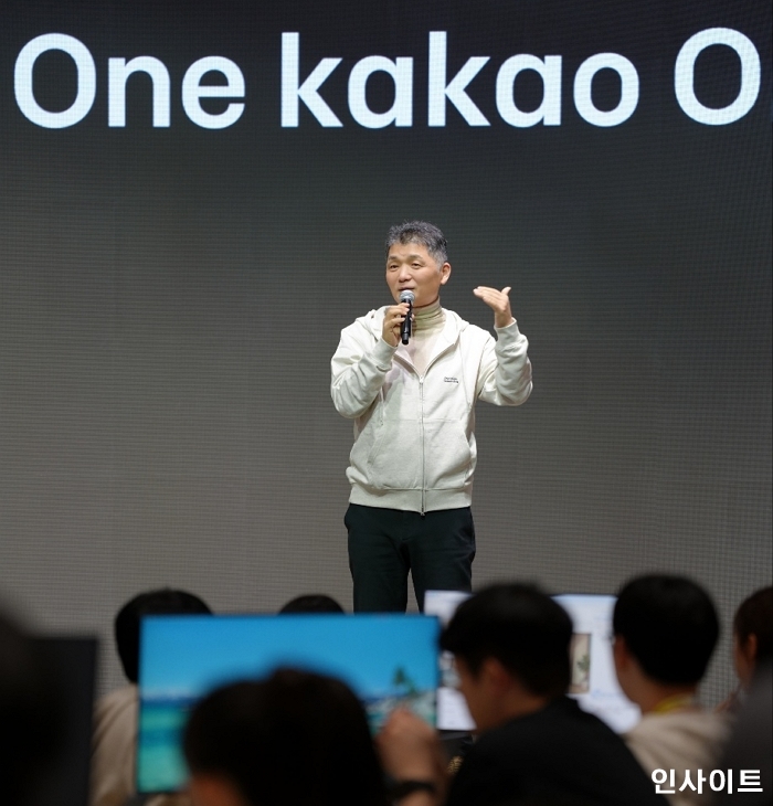 [사진 2] 김범수 미래이니셔티브 센터장 신입 크루 현장 방문 2.jpeg