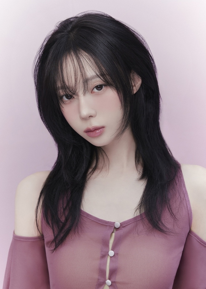 [에스쁘아_사진자료] 에스파 윈터, 신비롭고 청초한 인간 무화과로 변신3.jpg