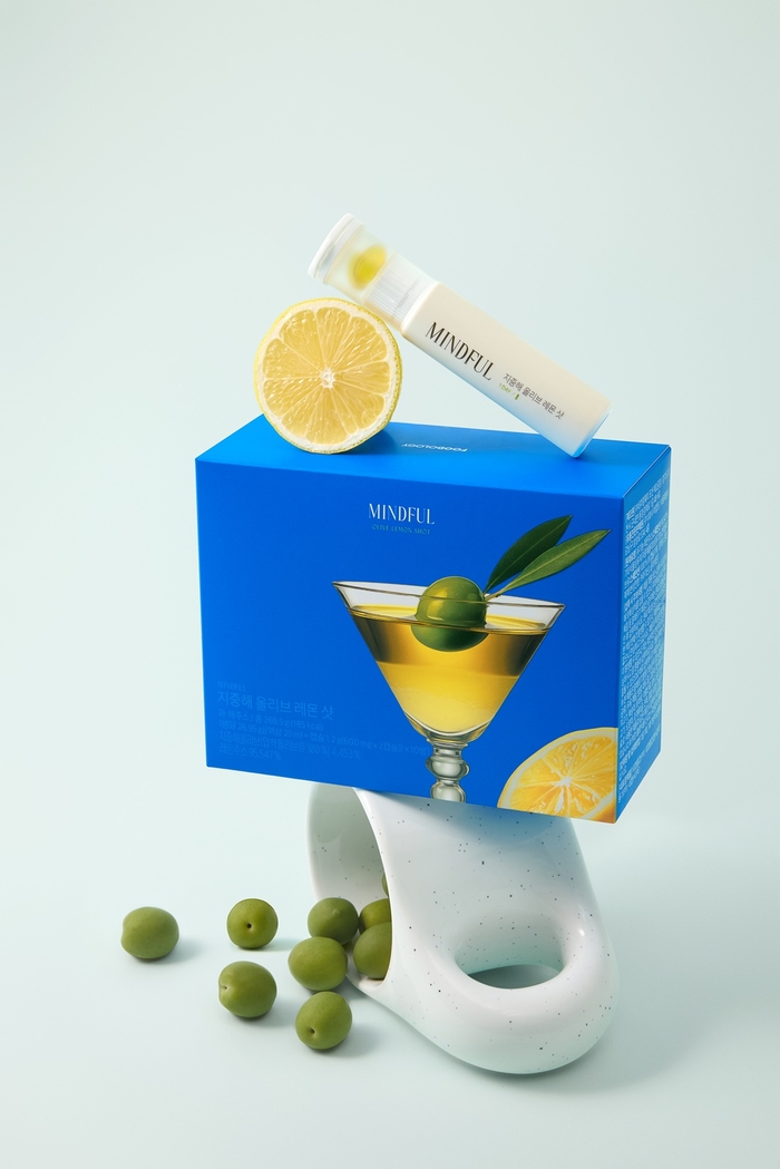 [(메인)사진자료1] 어댑트가 K-이너뷰티 브랜드 푸드올로지의 웰니스 전용라인 마인드풀을 통해 ‘지중해 올리브 레몬 샷’을 출시했다..jpg