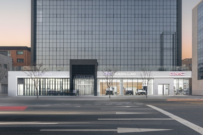 [사진 1] 캐딜락&GMC, '송파 전시장' 외관 전경.jpg