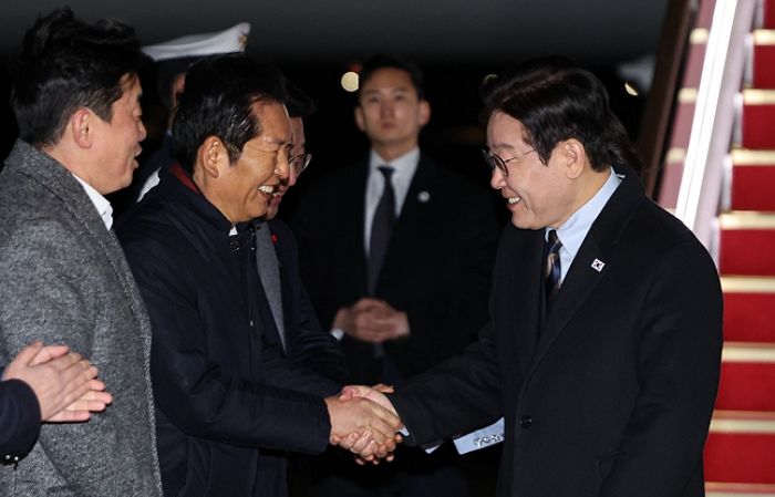 李대통령 “혹시 반명이냐” 농담에... 정청래 “우리 모두 친명·친청”