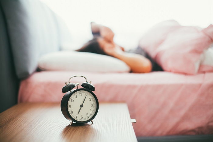 우리가 '알람 시계'가 울리기 직전 저절로 눈이 떠지는 이유