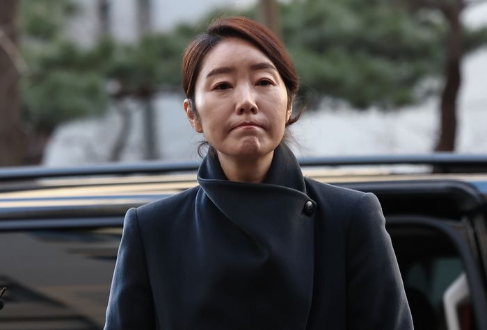 강선우 ‘몰랐다’더니...  전 보좌관 “강 의원이 ‘김경 1억’ 전세금으로 썼다”