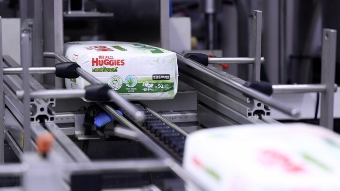 이른둥이 기저귀 생산_스틸컷 (1).jpg