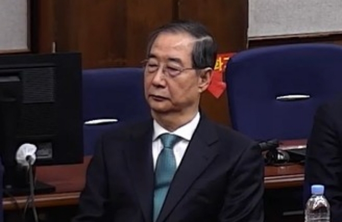 한덕수, 법정서 무표정으로 일관... “결정에 겸허히 따르겠다”