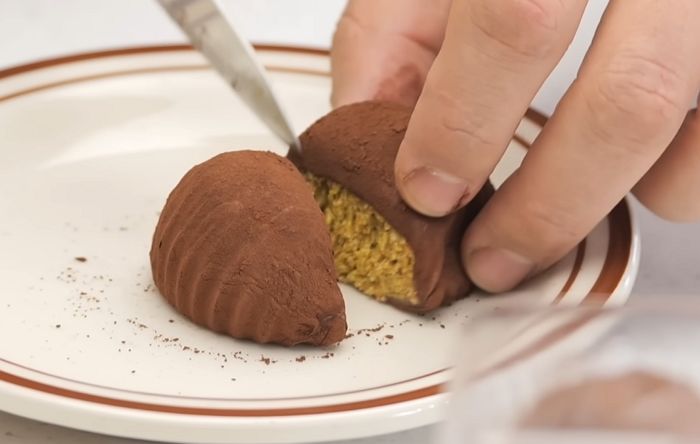 ‘두쫀쿠’ 쫀득함 뒤에 숨은 독... “우려되는 치아 건강, 이렇게 양치하세요”