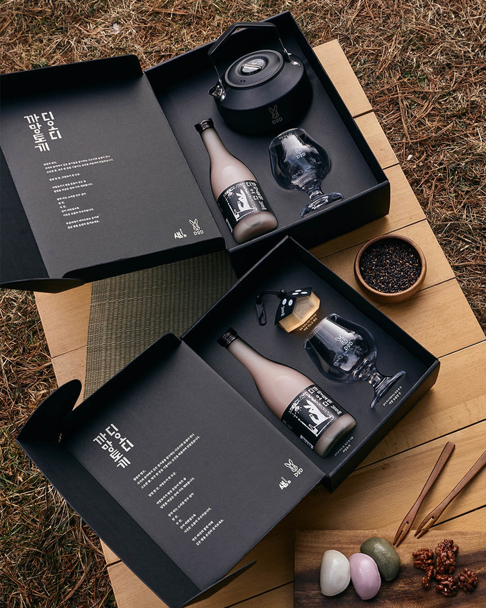 “캠핑장에 뜬 까망토끼”... 디오디×술샘, 한정판 전통주 에디션 출시