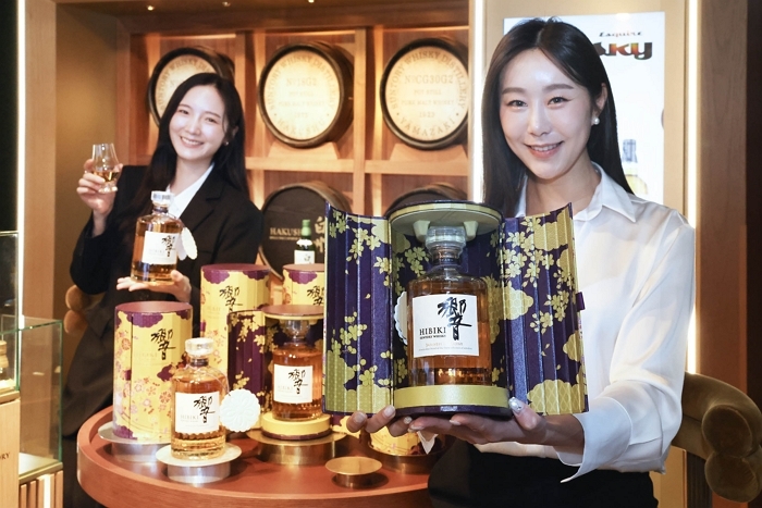 신세계百, 인기 재패니즈 위스키 '히비키 하모니' 한정판 단독으로 만나보세요 (가로 2).jpg