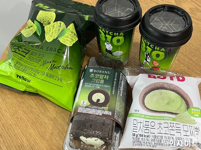 “입문자도 덕후도 만족”... 쩝쩝박사들이 인정한 이마트24 말차 신제품