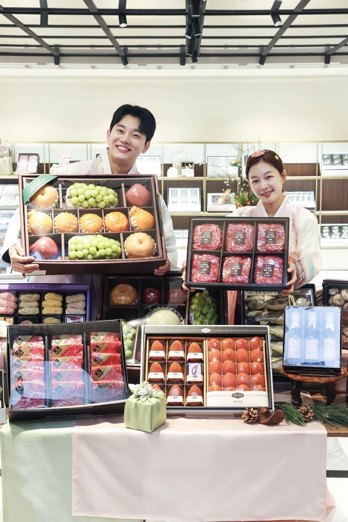 신세계百, 설 선물세트 홍보사진 (2).jpg