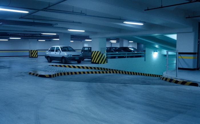 아파트 지하주차장서 ‘불장난’한 중학생들... 바로 옆엔 ‘전기차’