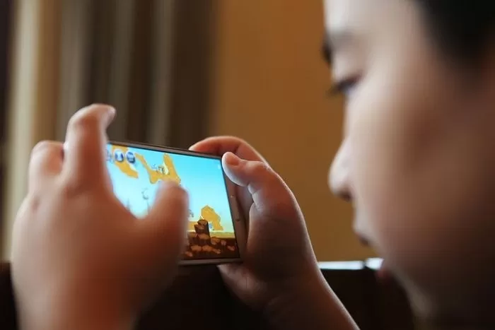 “퇴근 후 스마트폰 안봐요”... 디지털 디톡스, 실제 효과는?