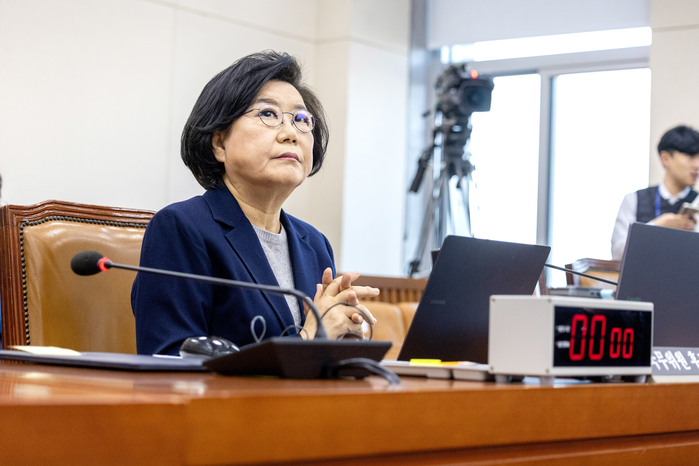 이혜훈 후보자 ‘사퇴론’ 확산... 국민의힘 “지명 철회하라” vs 민주당 “국민 판단 맡길 것”