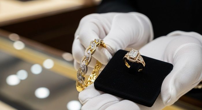 “금 보여달라더니”... 800만원 상당 팔찌·반지 들고 달아난 10대