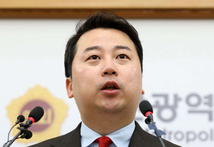 장예찬 “한동훈 제명 반대 집회, 전국서 겨우 2000명 모였는데 몇 만이라 부풀려”