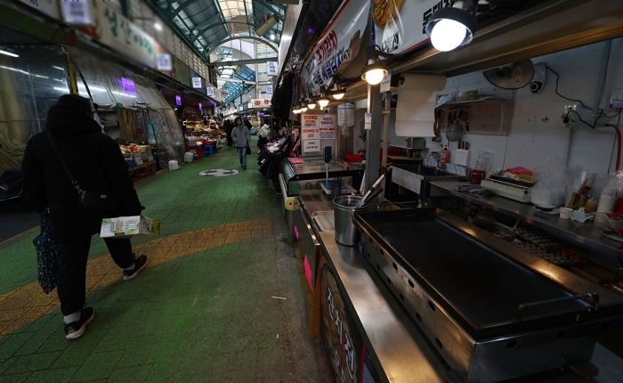 13조 소비쿠폰에도 못 막았다... 자영업자 5년 만에 최대 감소