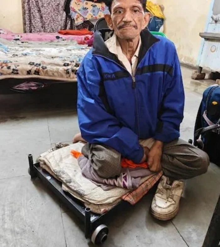 “낮에는 구걸, 밤엔 사채왕”... 인도 거리에 수레 타고 나타나 건물 3채 올린 남성의 정체