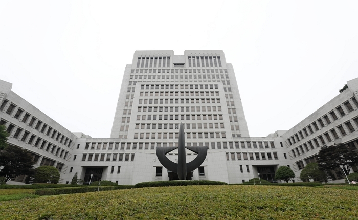 ‘기무사 댓글공작’ MB정부 비서관 2명, 징역형 집유 확정