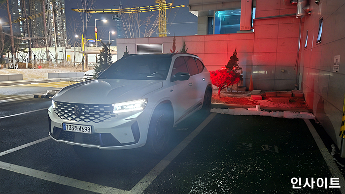 [시승기] 그랑 콜레오스 하이브리드가 증명한 ‘한 끗 차이’의 디테일... 잘 팔린 이유 있었습니다