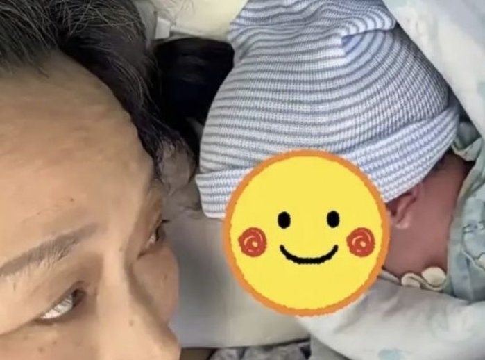 中 59세 여성, 시험관 시술로 둘째 출산 성공... “큰딸 해외 살아 외로워서”