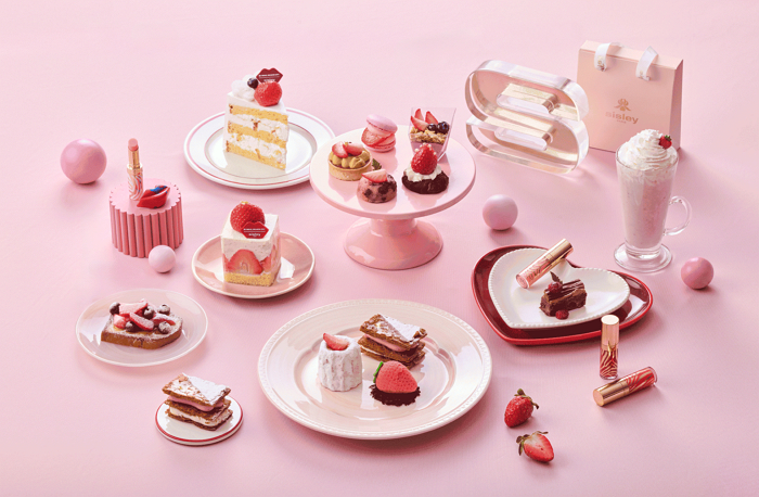 보도 이미지_서울드래곤시티, ‘딸기 스튜디오 시즌 2’ 론칭… 프랑스 하이엔드 코스메틱 브랜드 ‘시슬리’와 협업_260126_FN.png