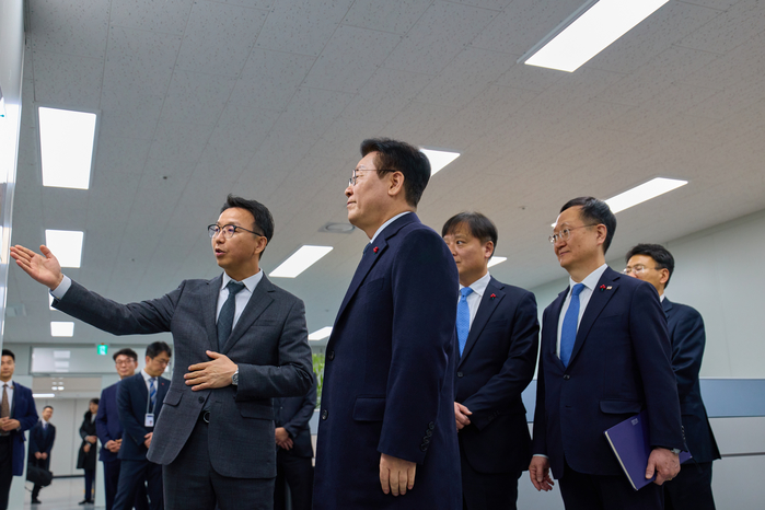 이재명 대통령 “한국인 건드리면 패가망신한다는 사실, 캄보디아에 적극 알라”