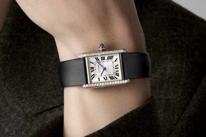14-WW-Cartier-Tank-Must-2021-1-7.jpg