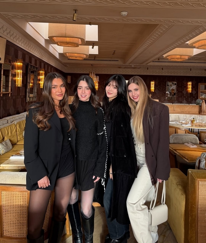 “공개 열애 시작?”... 이강인♥ ‘두산 5세’ 박상효, PSG 선수들 여친 모임서 포착