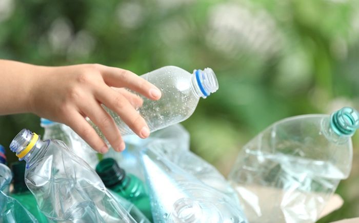 국립공원에 버려진 페트병, 우체국 거쳐 '새 생수병'으로 재탄생한다