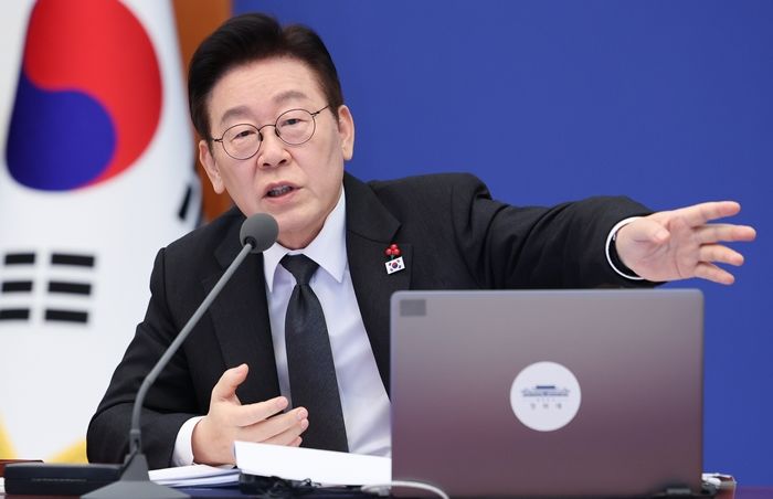 李대통령 “국회 입법 속도 너무 느려 일 못 할 지경... 비상조치라도 해야”