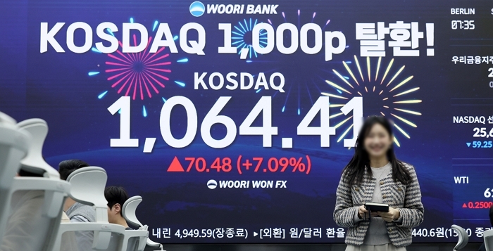 코스닥 1000 돌파에 ETF 광풍... 1주일 수익률 1~5위, ‘이것’이었다