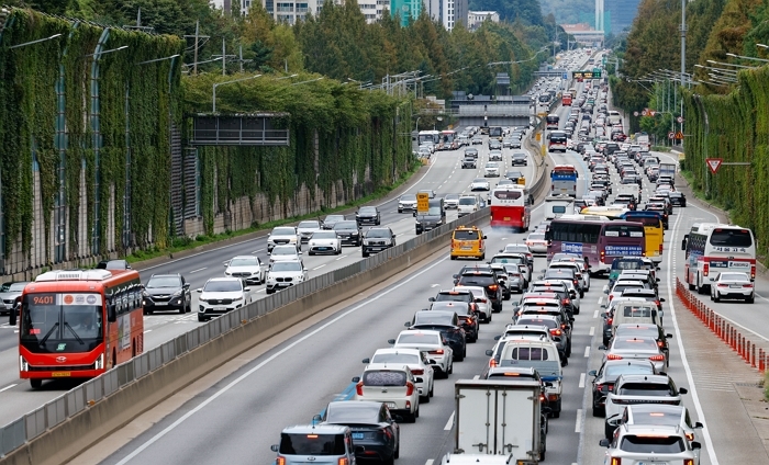 설 연휴 ‘이 기간’ 고속도로 통행료 면제... KTX·SRT도 최대 ‘반값’ 할인