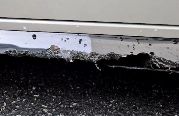 자동세차장서 안내 따라 하다가 4개월 된 신차 ‘박살’... 직원에게 따졌더니 돌아온 충격적 반응