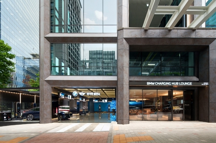 사진-BMW 차징 허브 라운지.jpg