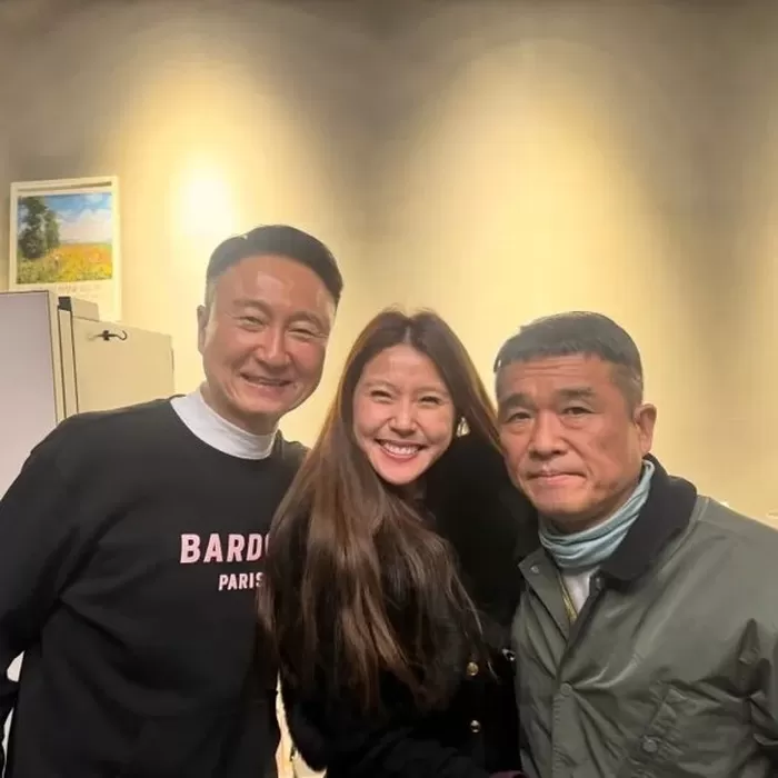 오랜만에 포착된 ‘굳은 얼굴’의 김건모 근황... 주영훈 “형, 눈 밑 수술 같이해”