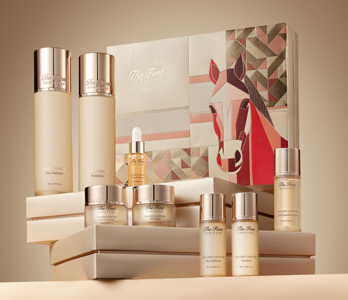 3 보도사진_LG생활건강 설 선물세트_오휘 더 퍼스트 제너츄어 2종 스페셜 세트.png