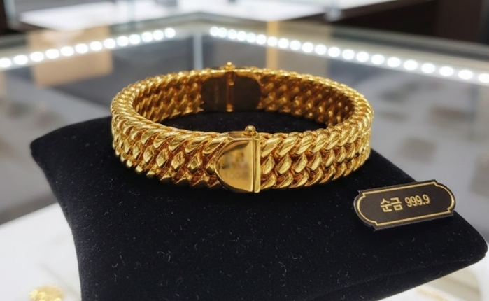 “시세 9천만원, 100돈 금팔찌 주인 찾습니다”... 안 나타나면 습득자 소유