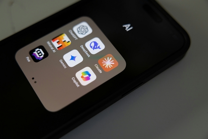 solen-feyissa-zQvPAtGxQh0-unsplash (1).jpg