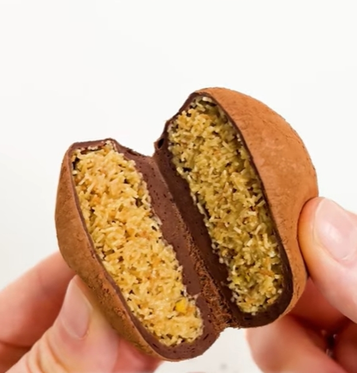 피스타치오·카다이프 꽉 채운 이마트24의 ‘두·쫀·볼’... “비주얼 미쳤어요”