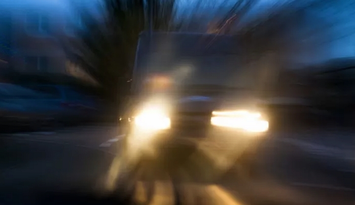 도로에 쓰러진 남성 치고 지나간 60대 운전자 ‘무죄’... 이유는?