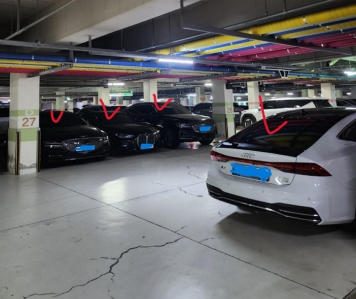 아파트 주차장 점령한 렌터카들... ‘무개념’ 입주민에 분노 폭발