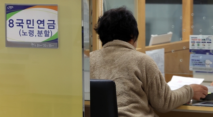 중고령자 3명 중 2명 “아직 더 일할 수 싶어”... 희망 정년 연령은?