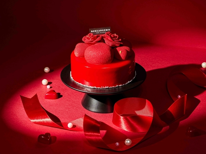 06. 더 플라자 밸런타인데이 케이크.jpg