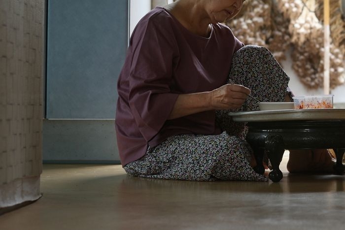 “혼자 살수록 위험하다?”... 1인 가구, 다인 가구보다 조기 사망 위험 높아