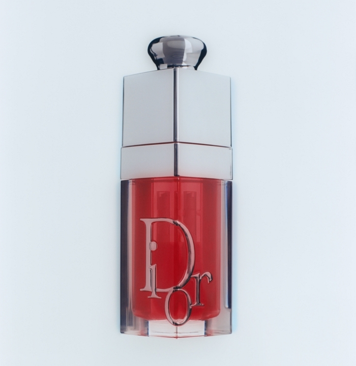 제품 무드컷) 디올 2026 봄-여름 오뜨 꾸뛰르 컬렉션 패션쇼 - 디올 어딕트 립 글로우 오일_기사1.jpg