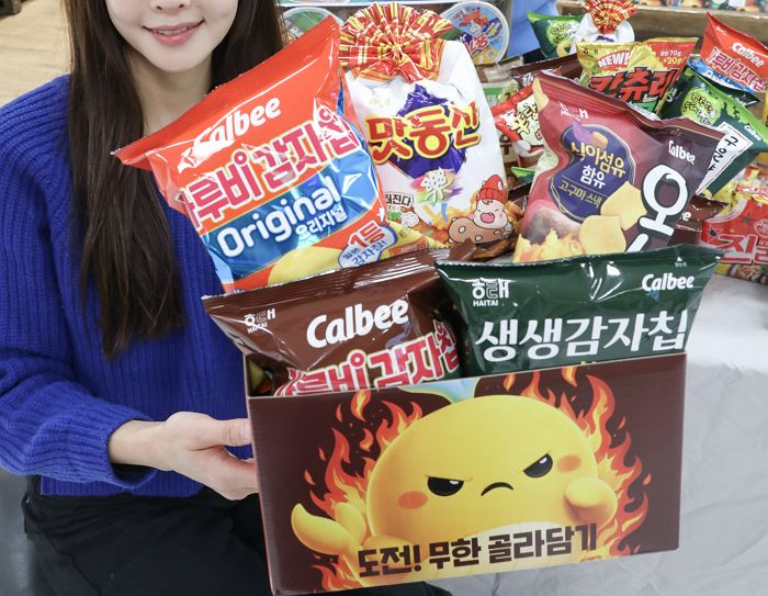 “130봉지 25000원에 득템”... 이마트 ‘과자 무한 골라담기’ 화제