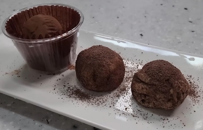 하다 하다 기생충으로 만든 ‘두쫀쿠’까지... 먹방 후기 보니 (영상)