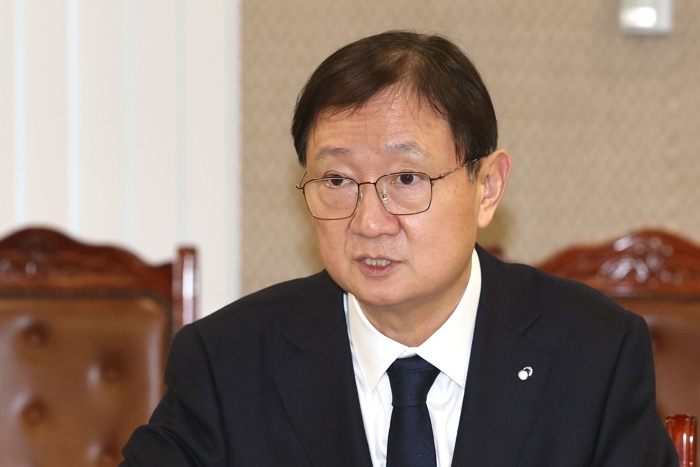 origin_간담회발언하는이찬진금감원장 (1).jpg