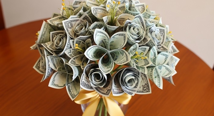 “돈 꽃다발 만들면 징역 7년”... 밸런타인데이 앞두고 강력 경고한 ‘이 나라’